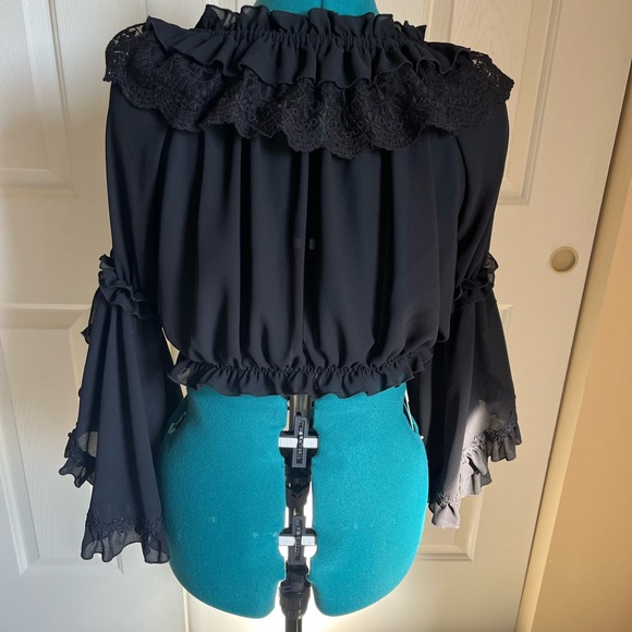 Black Chiffon Cropped Blouse - Picture 4 of 7
